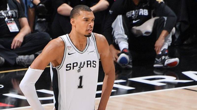 【篮球】文班亚马失误让纽约尼克斯掌控NBA总决赛