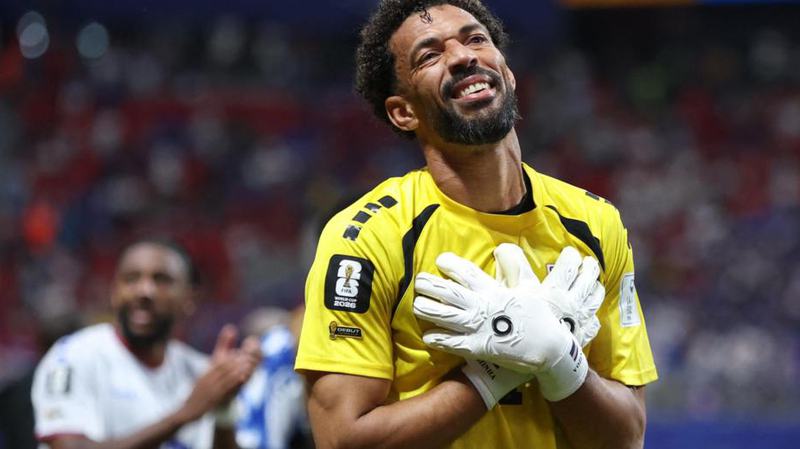 【足球】40岁老 goalkeeper inspires Cape Verde的历史之战